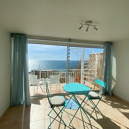 With Sea View منزل للإقامة ساليما